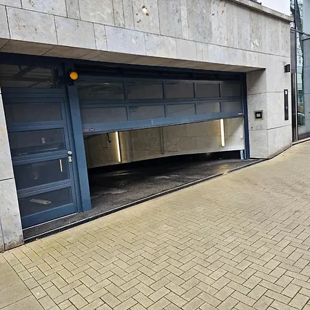 Apartament 3 2 Bathrooms 2 Toilets New Center Of Underground Parking Space Contactless Self Check-in *