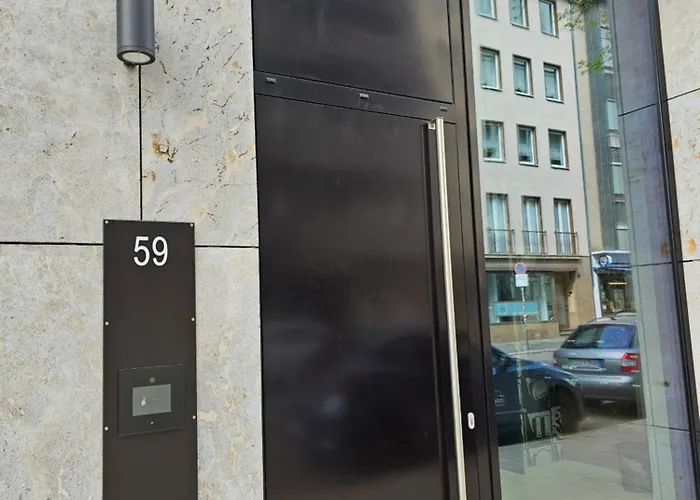 3 2 Bathrooms 2 Toilets New Center Of Underground Parking Space Contactless Self Check-in Düsseldorf