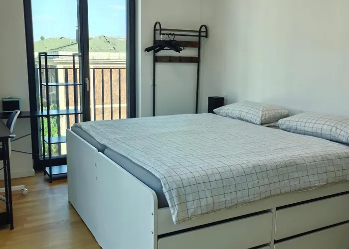 3 2 Bathrooms 2 Toilets New Center Of Underground Parking Space Contactless Self Check-in Apartman