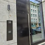 3 2 Bathrooms 2 Toilets New Center Of Underground Parking Space Contactless Self Check-in Düsseldorf