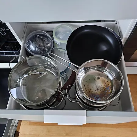 3 2 Bathrooms 2 Toilets New Center Of Underground Parking Space Contactless Self Check-in شقة دوسلدورف