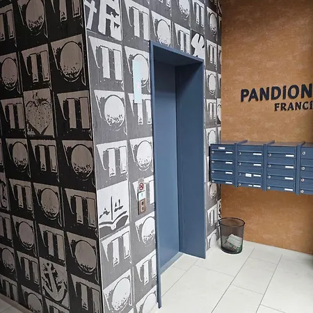 3 2 Bathrooms 2 Toilets New Center Of Underground Parking Space Contactless Self Check-in * Düsseldorf