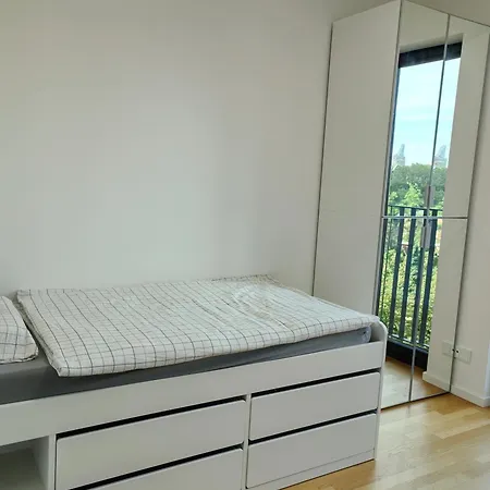 3 2 Bathrooms 2 Toilets New Center Of Underground Parking Space Contactless Self Check-in