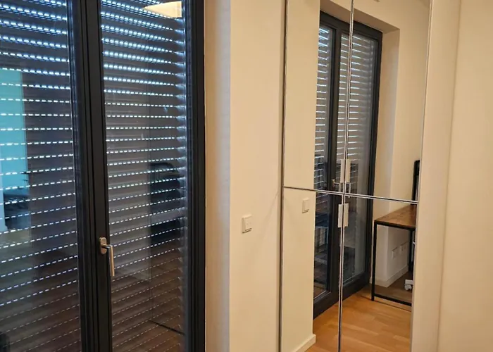 Διαμέρισμα 3 2 Bathrooms 2 Toilets New Center Of Underground Parking Space Contactless Self Check-in Ντίσελντορφ