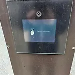 3 2 Bathrooms 2 Toilets New Center Of Underground Parking Space Contactless Self Check-in * Düsseldorf