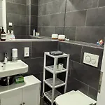 3 2 Bathrooms 2 Toilets New Center Of Underground Parking Space Contactless Self Check-in Düsseldorf